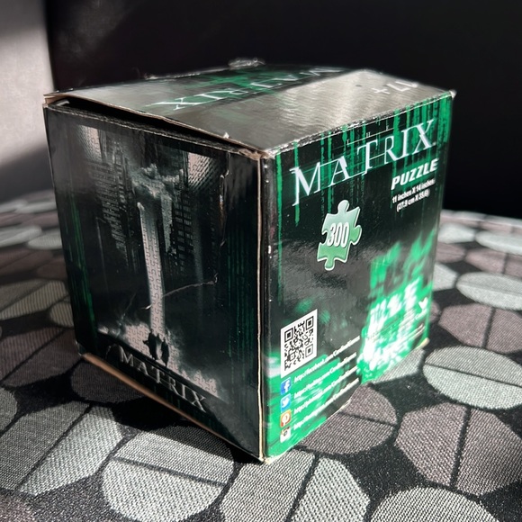 THE MATRIX 300 Piece Puzzle 11 inches x 14 inches - Picture 11 of 12